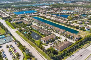 2280 Priory Ln, Naples, FL 34120 - Photo 21