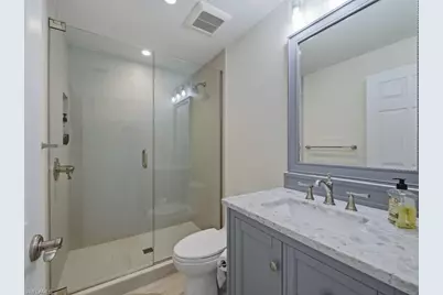 390 Oak Ave, Naples, FL 34108 - Photo 9