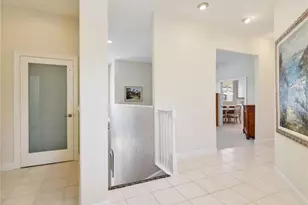 693 Vintage Reserve Cir, Naples, FL 34119 - Photo 5