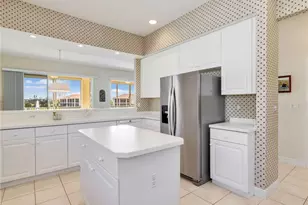 693 Vintage Reserve Cir, Naples, FL 34119 - Photo 7