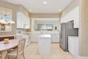 693 Vintage Reserve Cir, Naples, FL 34119 - Photo 9