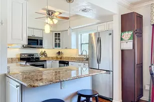 1065 8th St S, Naples, FL 34102 - Photo 11