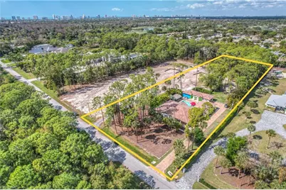 2401 Coach House Ln, Naples, FL 34105 - Photo 3