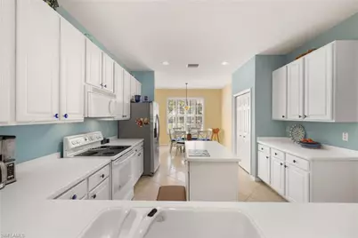 3605 Periwinkle Way #1-39, Naples, FL 34114 - Photo 15