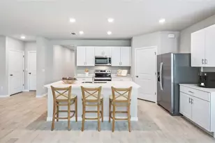 5121 Mulsanne Wy, Fort Myers, FL 33905 - Photo 3