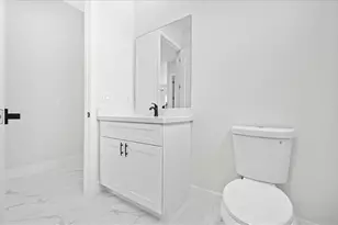 18 NE 11th Ln, Cape Coral, FL 33909 - Photo 25