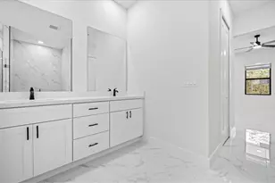 18 NE 11th Ln, Cape Coral, FL 33909 - Photo 19