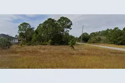 545 Columbus Blvd S, Lehigh Acres, FL 33974 - Photo 1