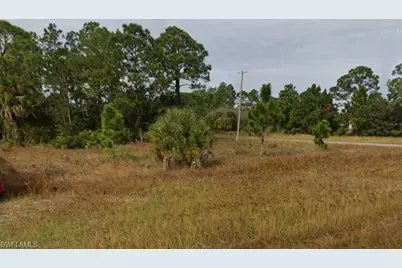 547 Columbus Blvd S, Lehigh Acres, FL 33974 - Photo 1