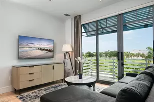 101 8th St S, Naples, FL 34102 - Photo 3