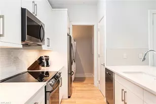 101 8th St S, Naples, FL 34102 - Photo 7