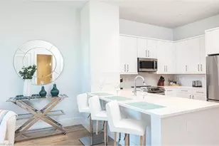 101 8th St S, Naples, FL 34102 - Photo 3