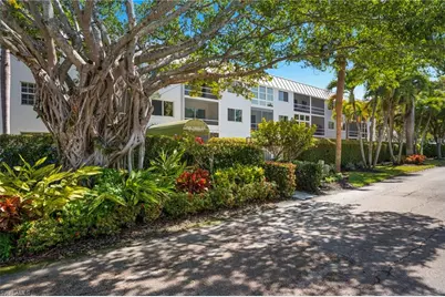 72 7th St S #108, Naples, FL 34102 - Photo 19