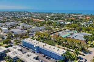 72 7th St S, Naples, FL 34102 - Photo 21