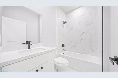 25 Diplomat Pkwy E, Cape Coral, FL 33909 - Photo 11