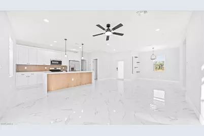 25 Diplomat Pkwy E, Cape Coral, FL 33909 - Photo 5