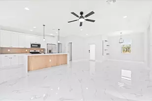 25 Diplomat Pkwy E, Cape Coral, FL 33909 - Photo 5