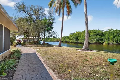 1324 Thompson St, North Fort Myers, FL 33903 - Photo 43