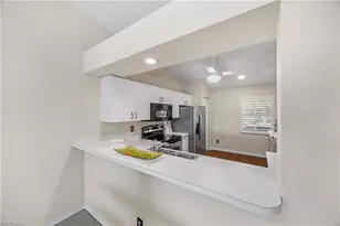 855 New Waterford Dr, Naples, FL 34104 - Photo 5