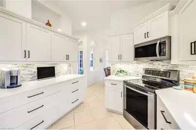 6078 Highwood Park Ct, Naples, FL 34110 - Photo 9