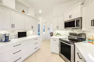 6078 Highwood Park Ct, Naples, FL 34110 - Photo 9