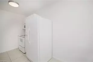 4635 Bayshore Dr, Naples, FL 34112 - Photo 19