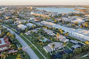 791 W Elkcam Cir, Marco Island, FL 34145 - Photo 23