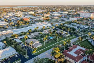 791 W Elkcam Cir, Marco Island, FL 34145 - Photo 25