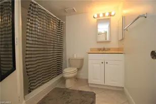 194 Santa Clara Dr, Naples, FL 34104 - Photo 9