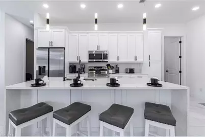 1005 NE 9th Ter, Cape Coral, FL 33909 - Photo 7