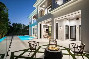 3636 Crayton Rd, Naples, FL 34103 - Photo 5