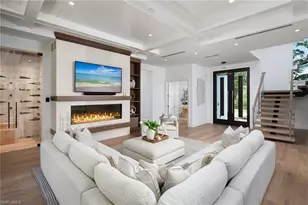 3636 Crayton Rd, Naples, FL 34103 - Photo 9