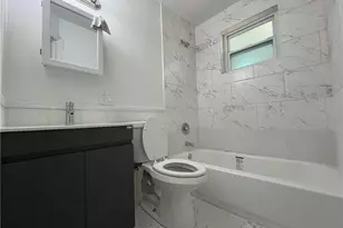 76 Crescent Lake Dr, North Fort Myers, FL 33917 - Photo 5