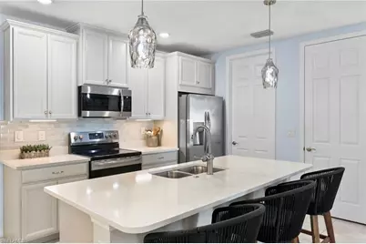 14683 Edgewater Cir, Naples, FL 34114 - Photo 7