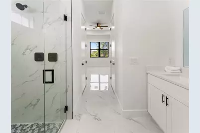 2220 NE 9th Pl, Cape Coral, FL 33909 - Photo 11