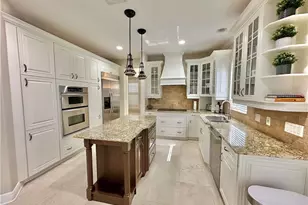 2855 Coach House Way, Naples, FL 34105 - Photo 5