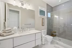 725 Harbour Dr, Naples, FL 34103 - Photo 23