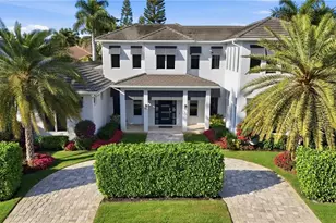 725 Harbour Dr, Naples, FL 34103 - Photo 1