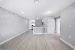 4375 Golden Gate Pkwy, Naples, FL 34116 - Photo 11