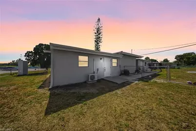 4375 Golden Gate Pkwy, Naples, FL 34116 - Photo 31