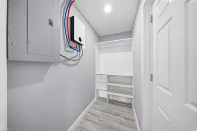 4375 Golden Gate Pkwy, Naples, FL 34116 - Photo 23