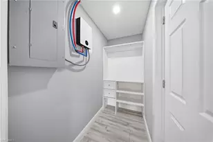 4375 Golden Gate Pkwy, Naples, FL 34116 - Photo 23