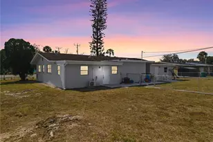 4375 Golden Gate Pkwy, Naples, FL 34116 - Photo 5