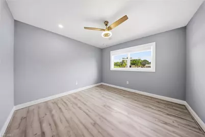 4375 Golden Gate Pkwy, Naples, FL 34116 - Photo 15