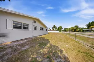 4375 Golden Gate Pkwy, Naples, FL 34116 - Photo 19