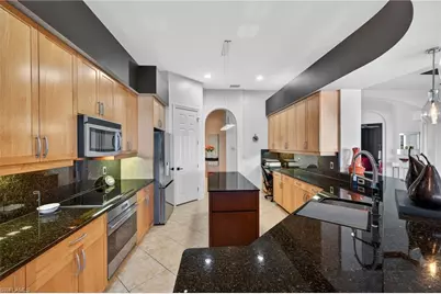 12095 Wicklow Ln, Naples, FL 34120 - Photo 9