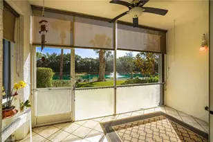 305 Robin Hood Cir, Naples, FL 34104 - Photo 17