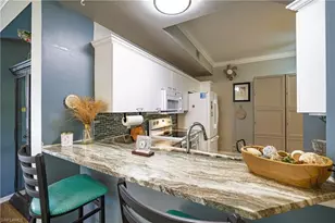 305 Robin Hood Cir, Naples, FL 34104 - Photo 5