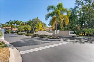 7785 Woodbrook Cir, Naples, FL 34104 - Photo 15