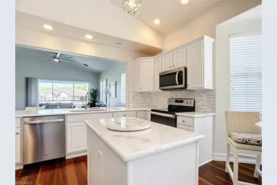 4752 Stratford Ct #1404, Naples, FL 34105 - Photo 11